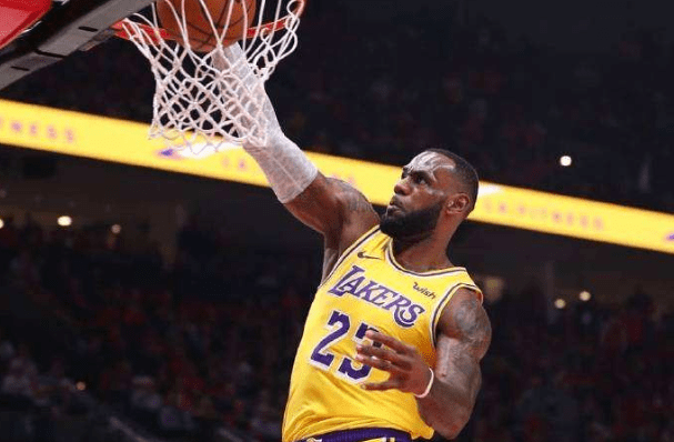  艾顿统治篮板区，开拓者击败湖人终止对手三连胜