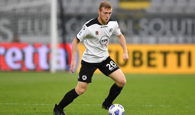  都灵门将神勇八连扑，瓦尼亚·米林科维奇成保级英雄  